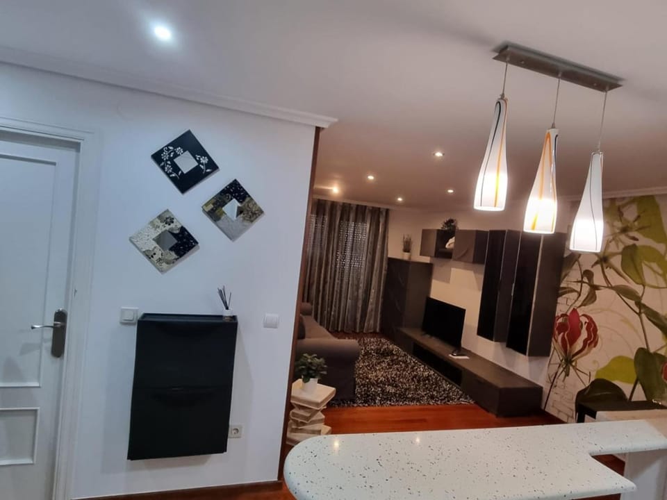 Bajo con Jardin en Cartes Apartment in Torrelavega