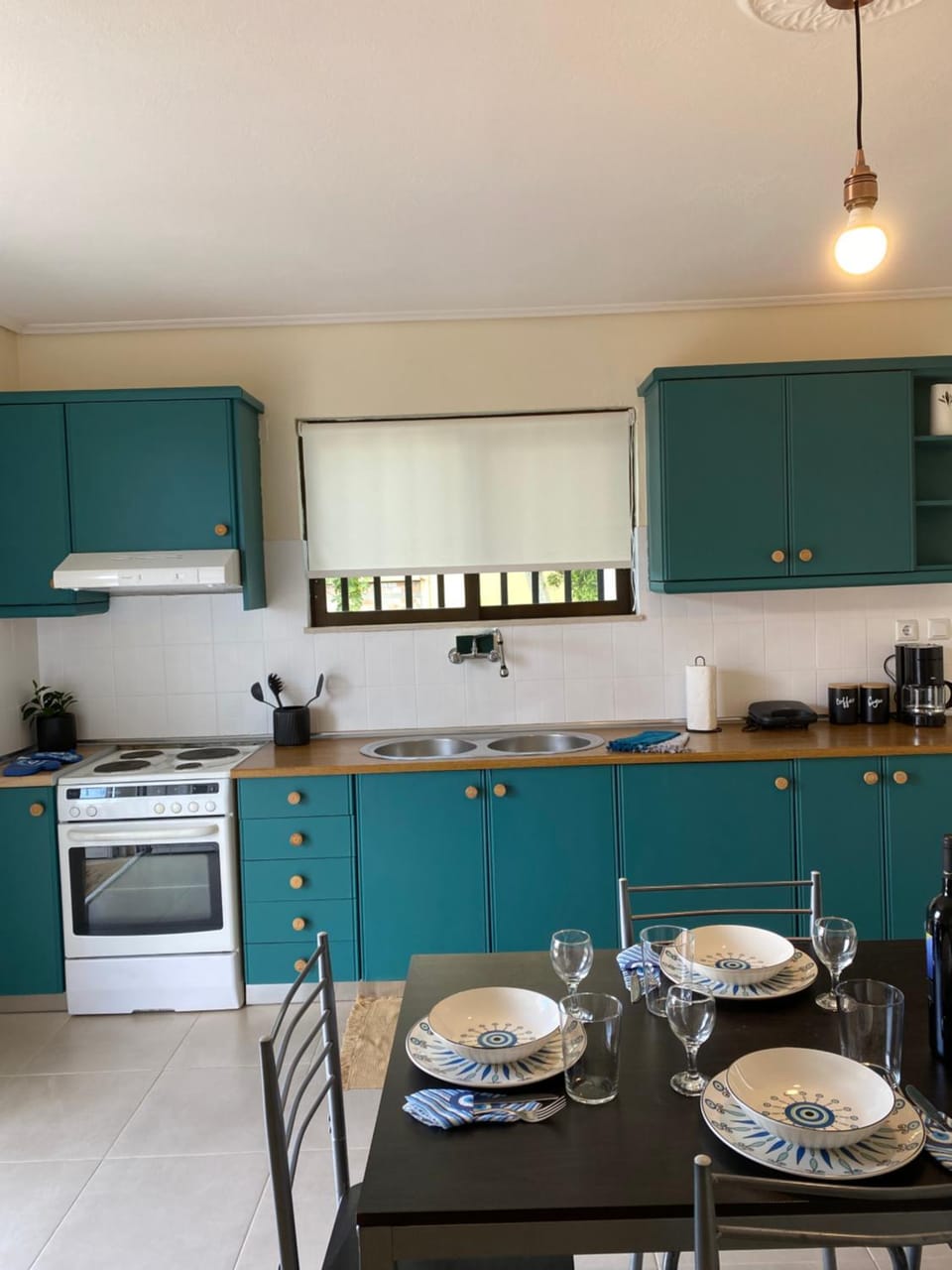 Dining area, kitchen