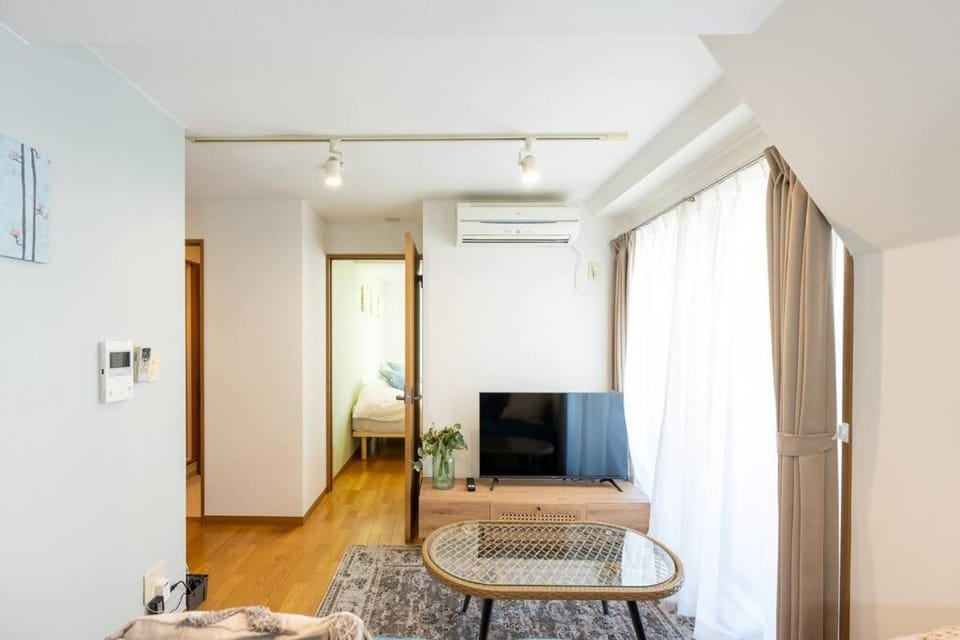 Communal lounge/ TV room, TV and multimedia, Living room, Dining area, air conditioner