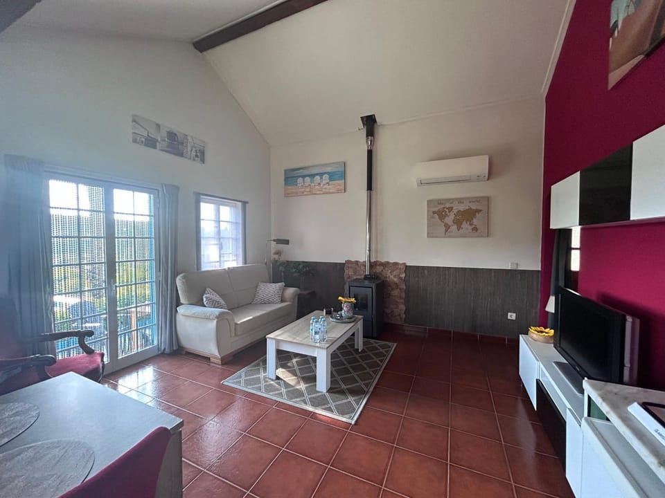 Living room, Dining area, air conditioner