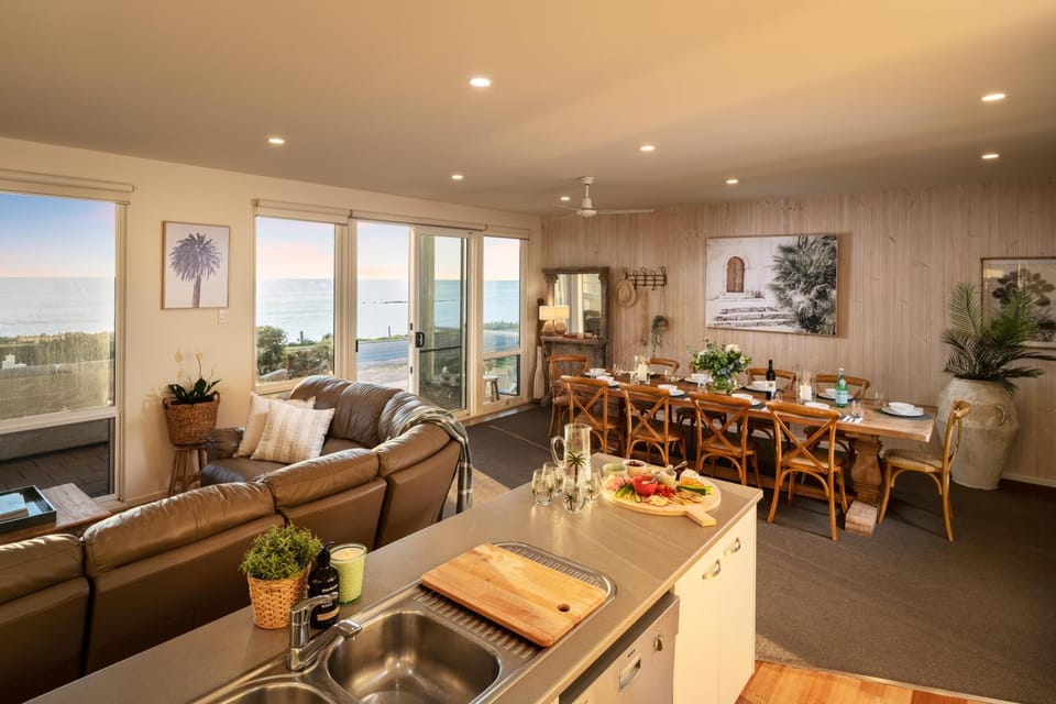 Living room, Dining area, Sea view