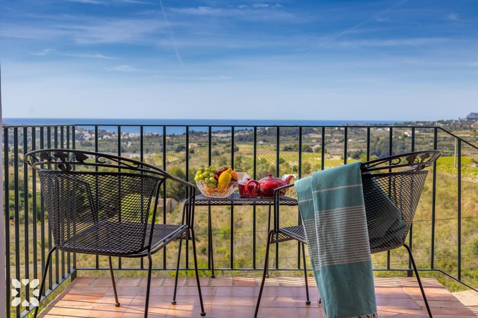 Patio, Day, Natural landscape, View (from property/room), Balcony/Terrace, Dining area, Sea view