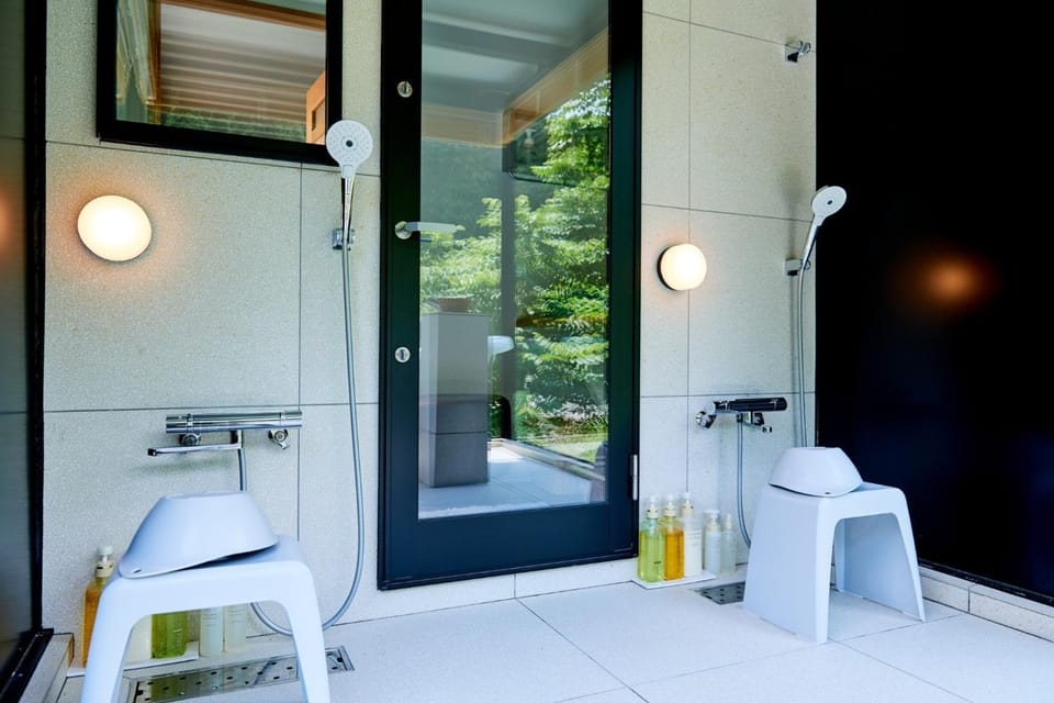 Shower, Hot Tub, Bathroom
