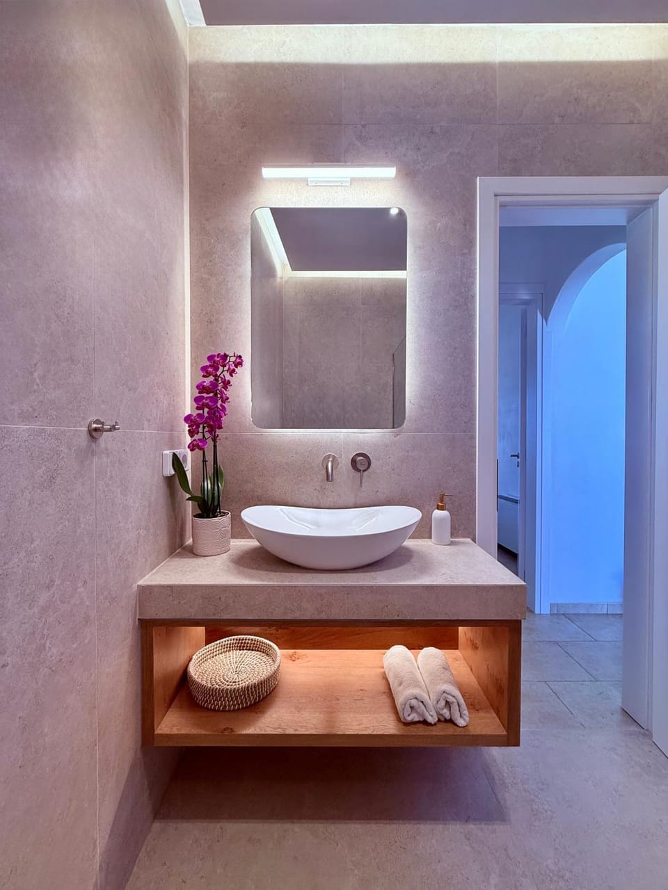 Bathroom, towels