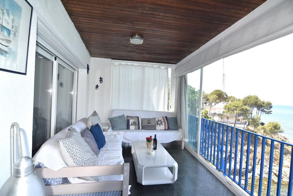 Natural landscape, View (from property/room), Balcony/Terrace, Seating area, Sea view