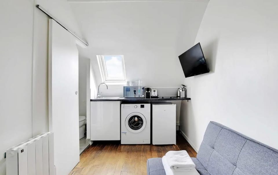 Amsterdam 12 - Charmant studio à Saint-Lazare Apartment in Paris