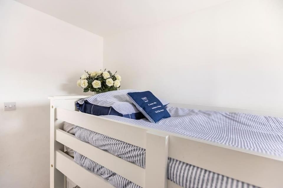 Bed, Bedroom, bunk bed