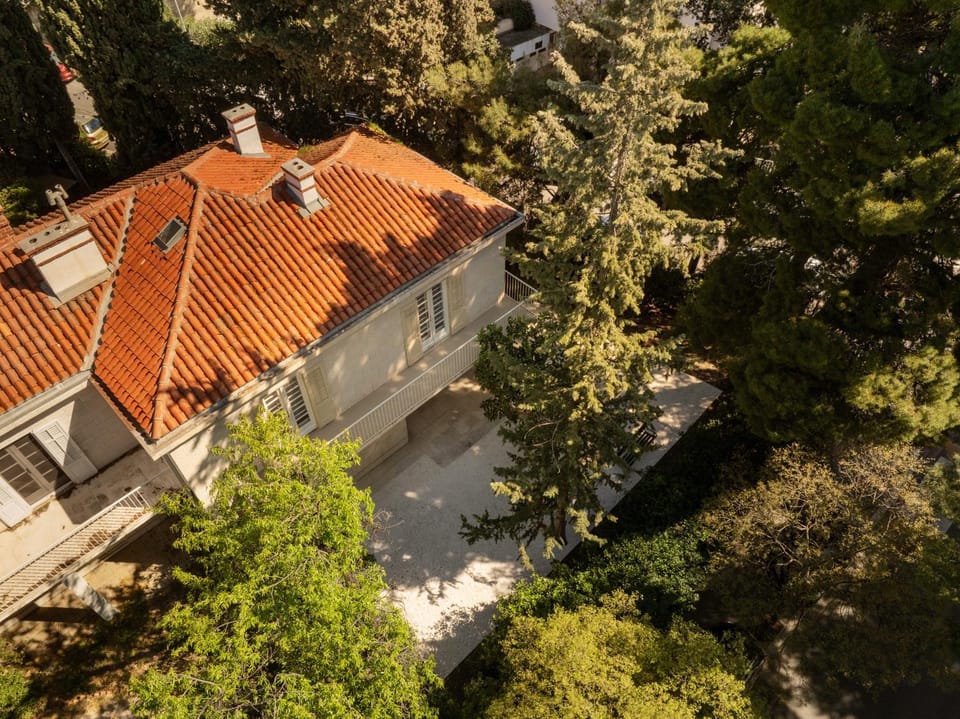 Property building, Bird's eye view