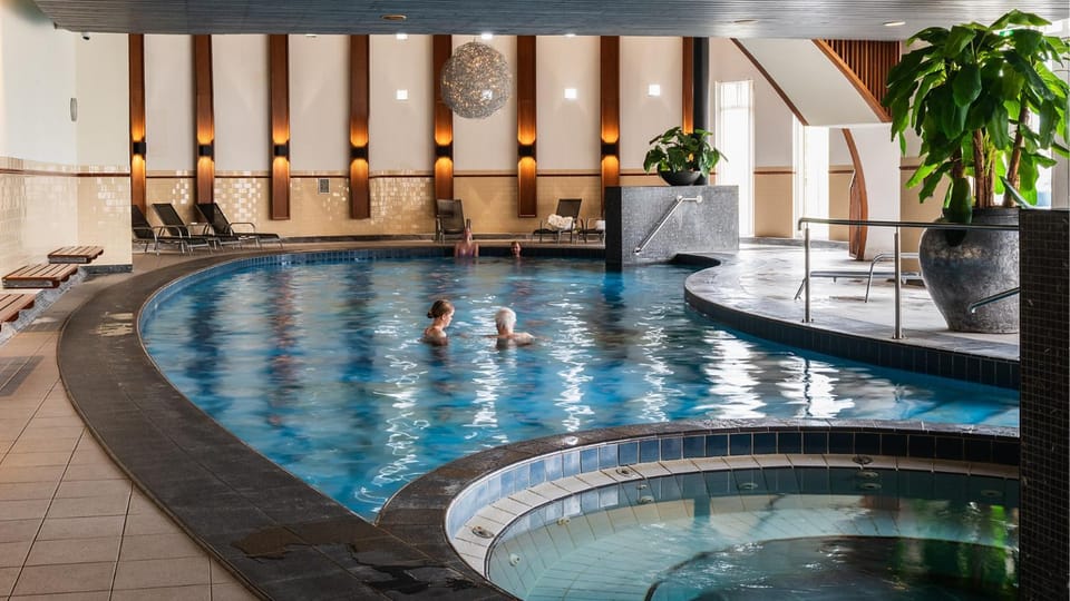 Hot Tub, Pool view, Swimming pool