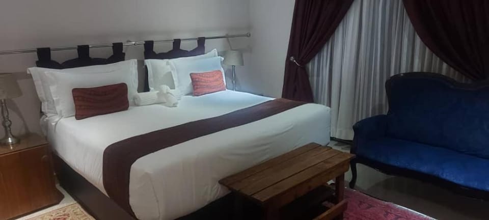 Mmathaba Guest House Bed and Breakfast in Zimbabwe