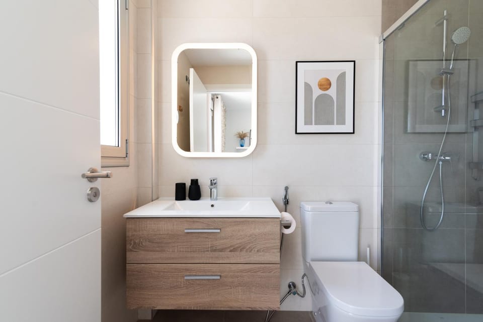 White Medano apartment. New with fast Wifi House in Abona