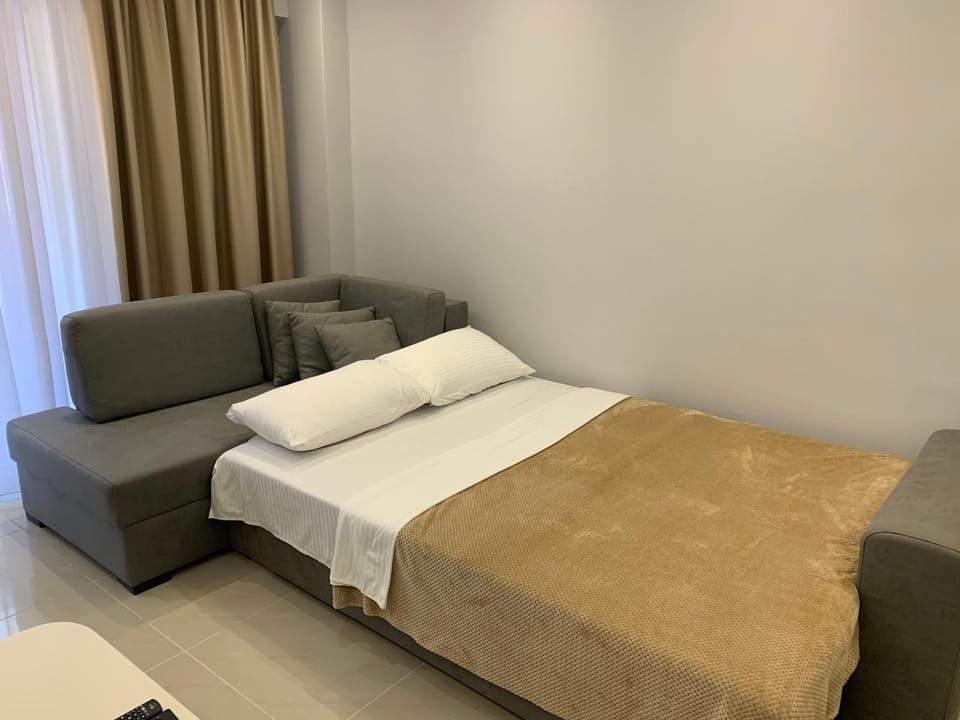 Bed, Living room