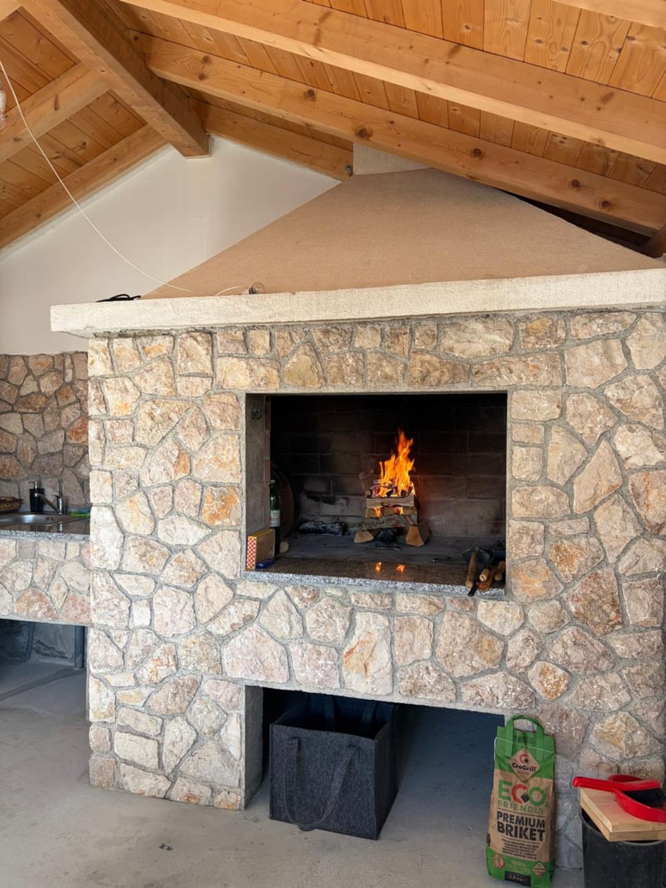 BBQ facilities, fireplace
