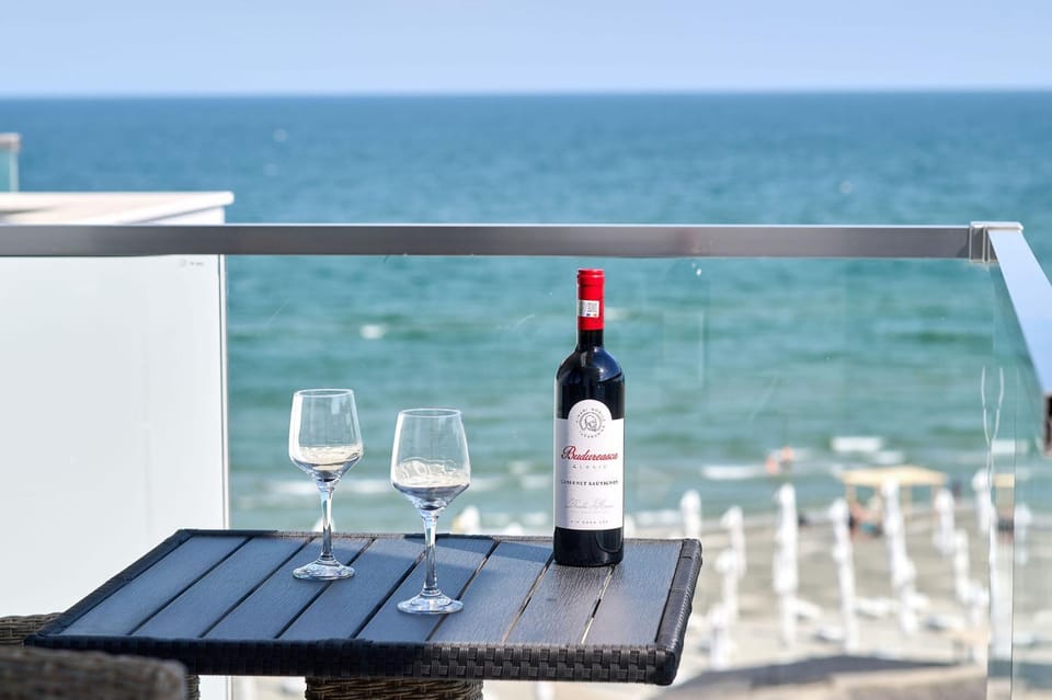 Natural landscape, Balcony/Terrace, Sea view