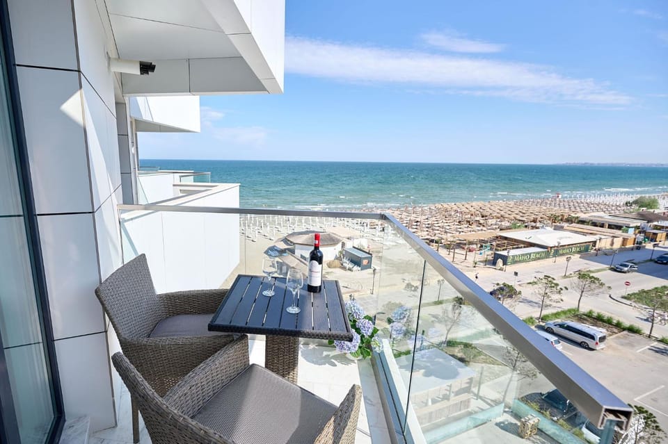 Day, Natural landscape, Balcony/Terrace, Sea view