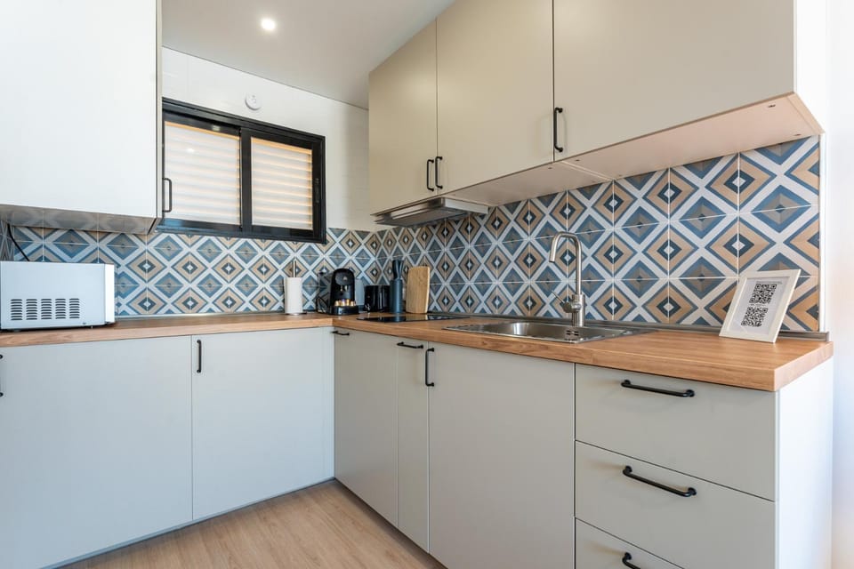 Coffee/tea facilities, Kitchen or kitchenette, minibar, toaster
