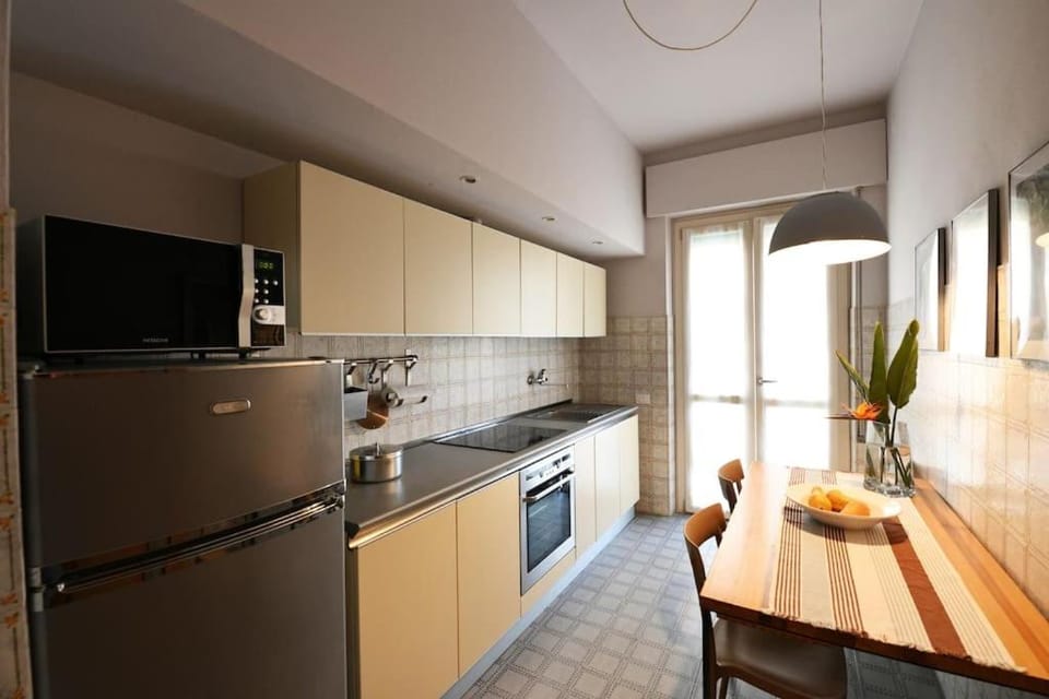 Kitchen or kitchenette, Dining area, dishwasher, minibar, oven, pet friendly, stove
