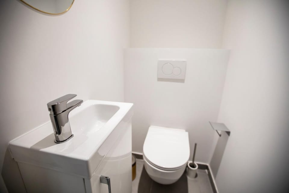 Toilet, Bathroom