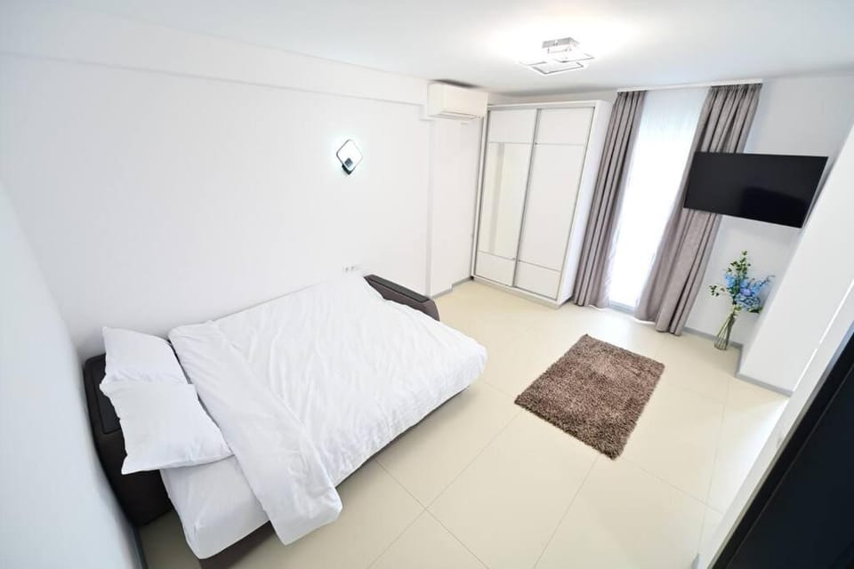 FLH - Blue and Pink Lagoon - Kogalniceanu Apartment in Sibiu