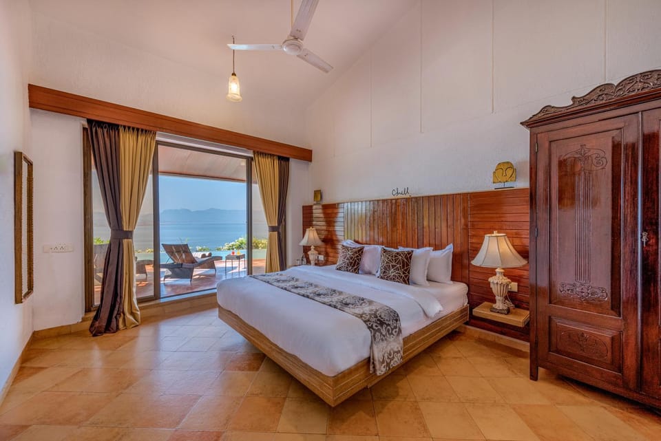 Bed, Natural landscape, Photo of the whole room, Bedroom, fireplace, wardrobe, air conditioner