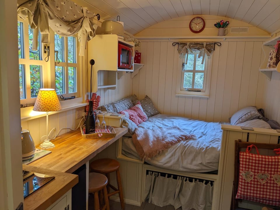 Bed, Bedroom