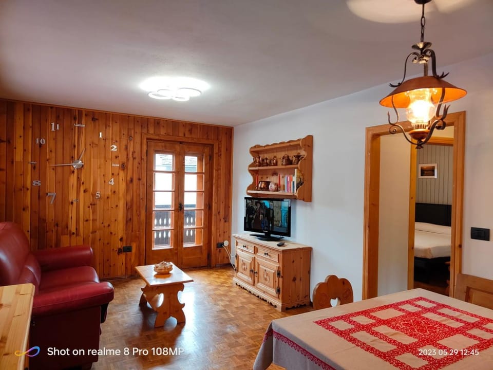 Communal lounge/ TV room, TV and multimedia, Kitchen or kitchenette, Evening entertainment