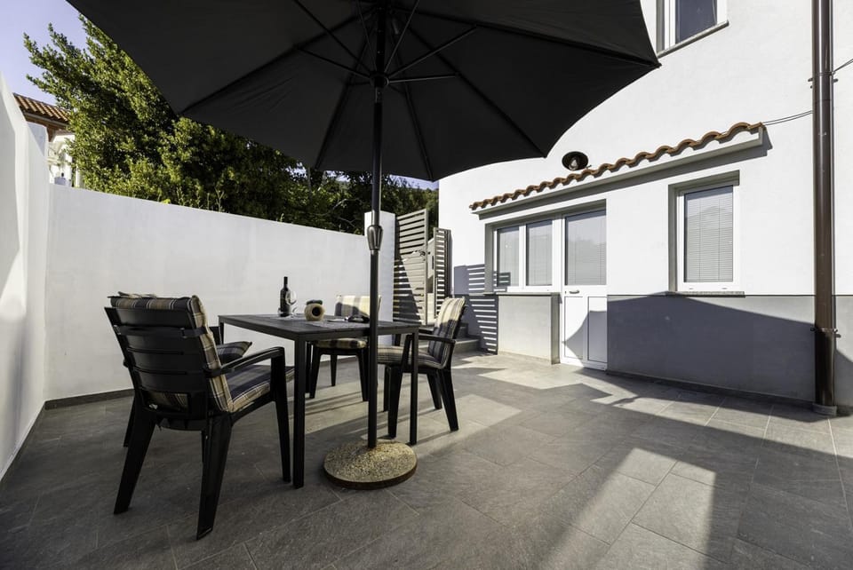 Property building, Patio, Day, View (from property/room), Balcony/Terrace, Seating area