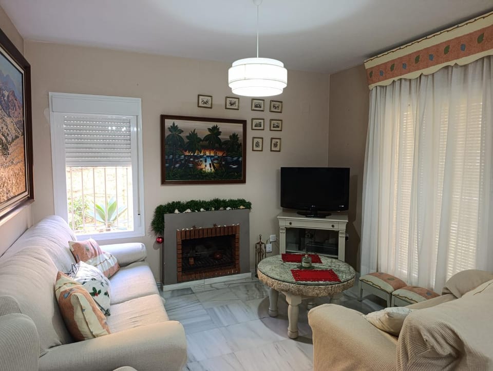 Communal lounge/ TV room, Living room