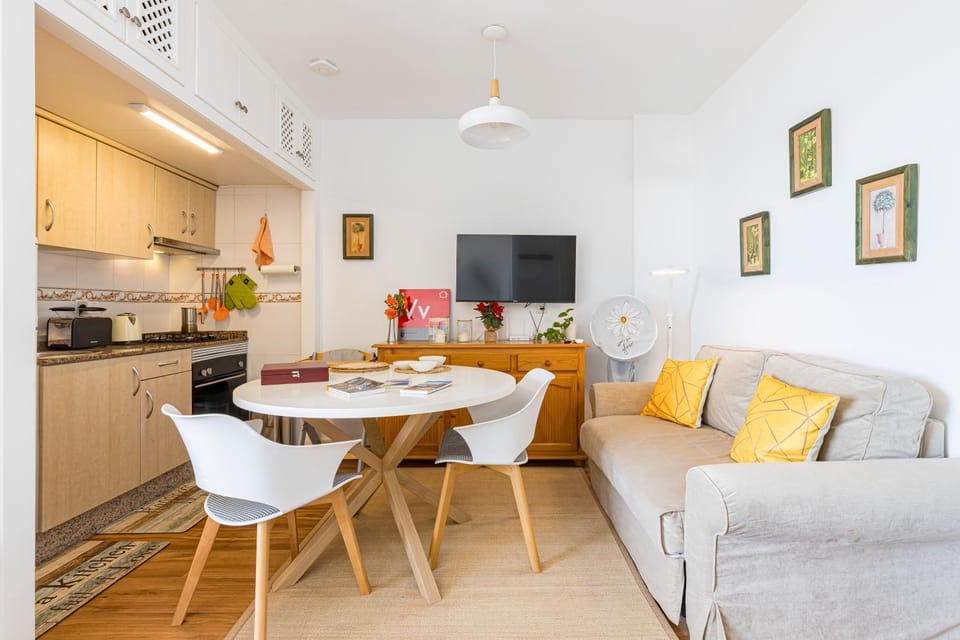 Kitchen or kitchenette, Living room, Dining area