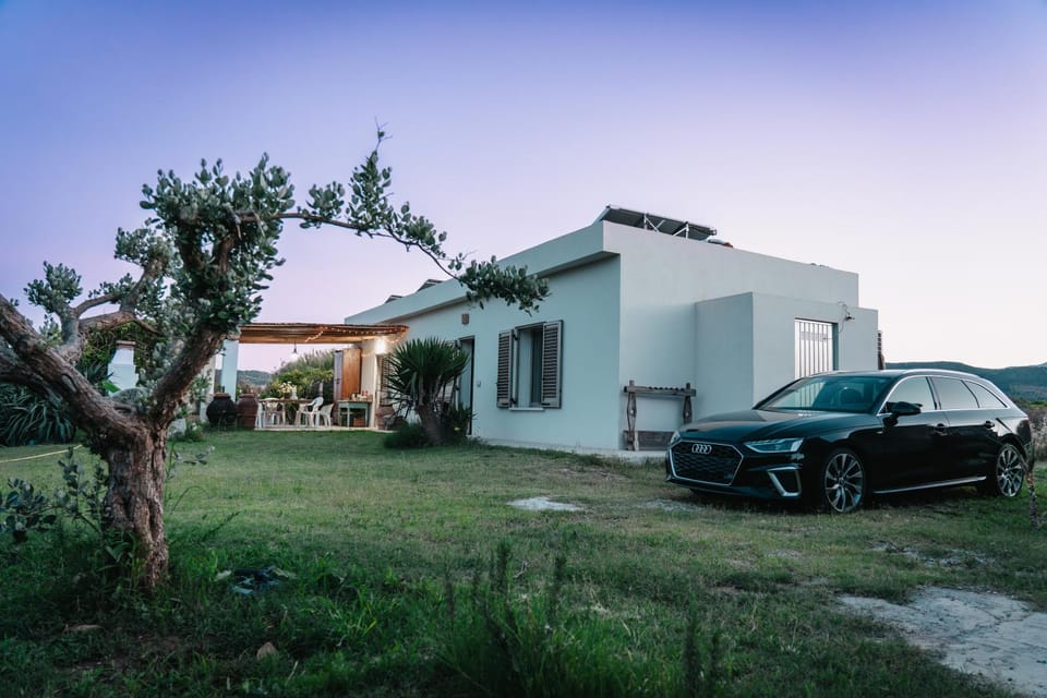 Property building, Day, Garden, Garden view
