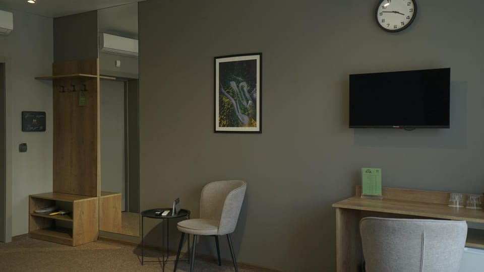 TV and multimedia, Seating area