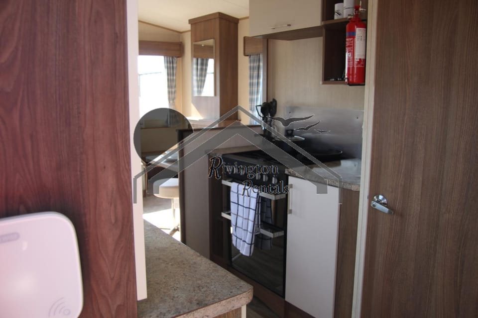 Kitchen or kitchenette, minibar, pet friendly, stove