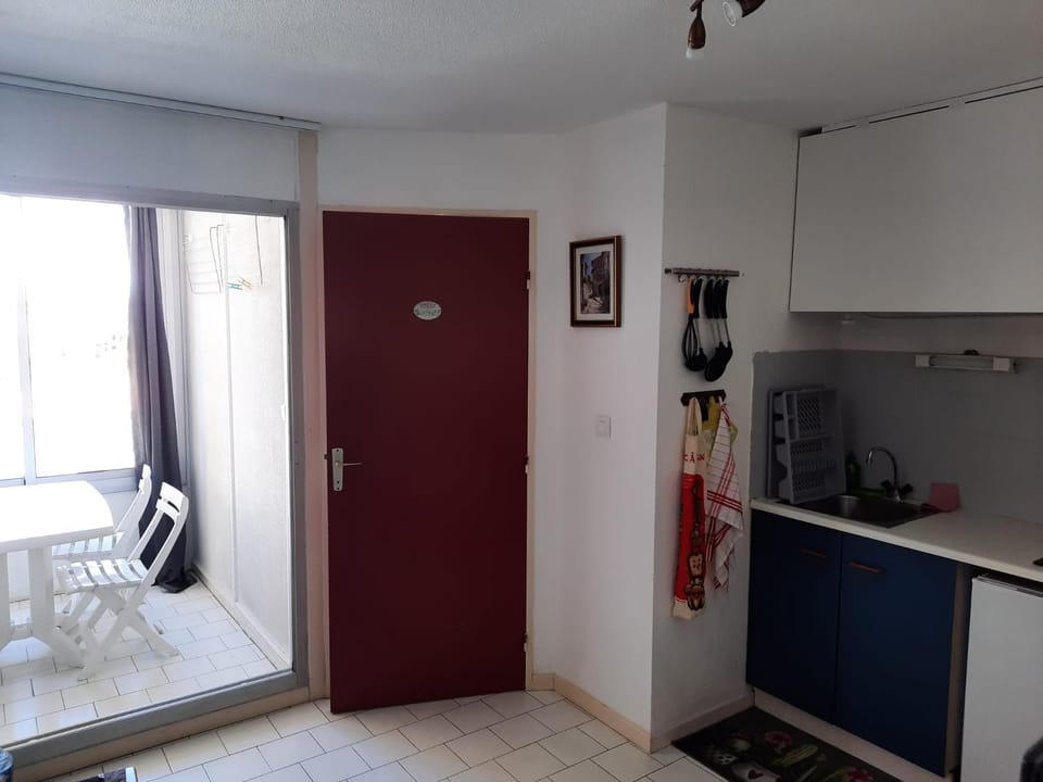 Living room, stove