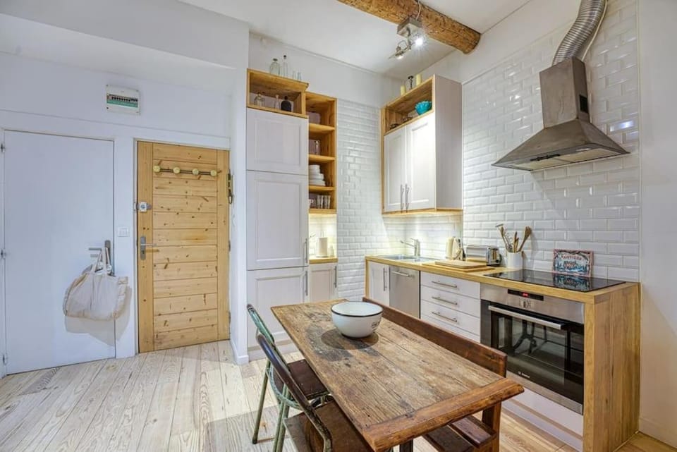 Kitchen or kitchenette, pet friendly, stove