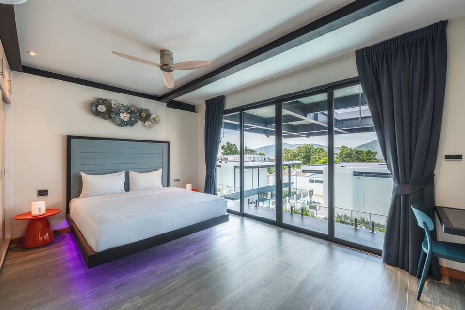 Bed, View (from property/room), Photo of the whole room, Bedroom