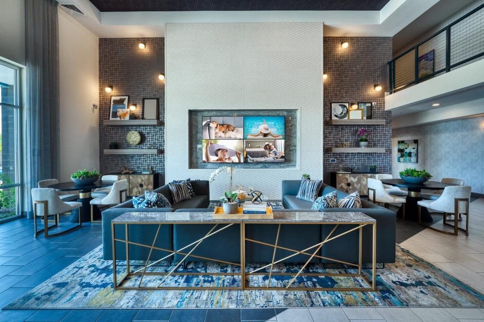 Communal lounge/ TV room