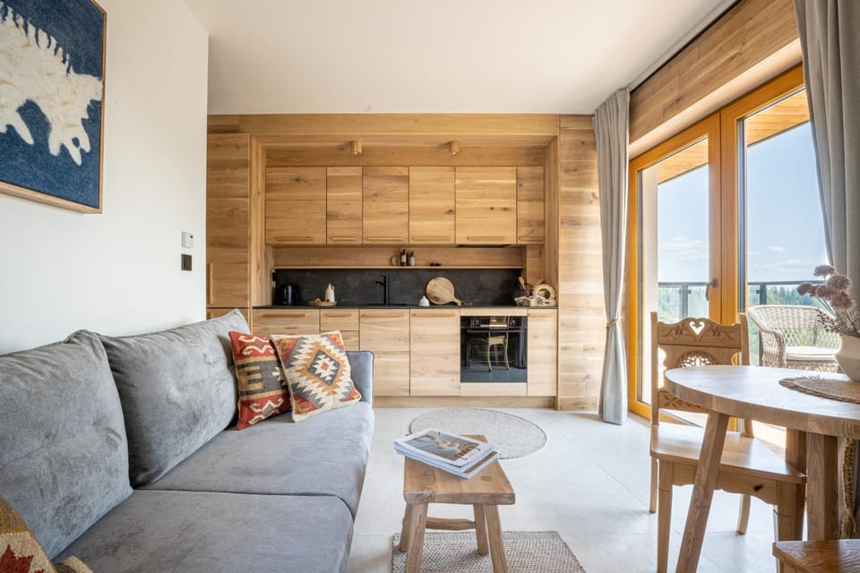 Kitchen or kitchenette, Seating area, Dining area
