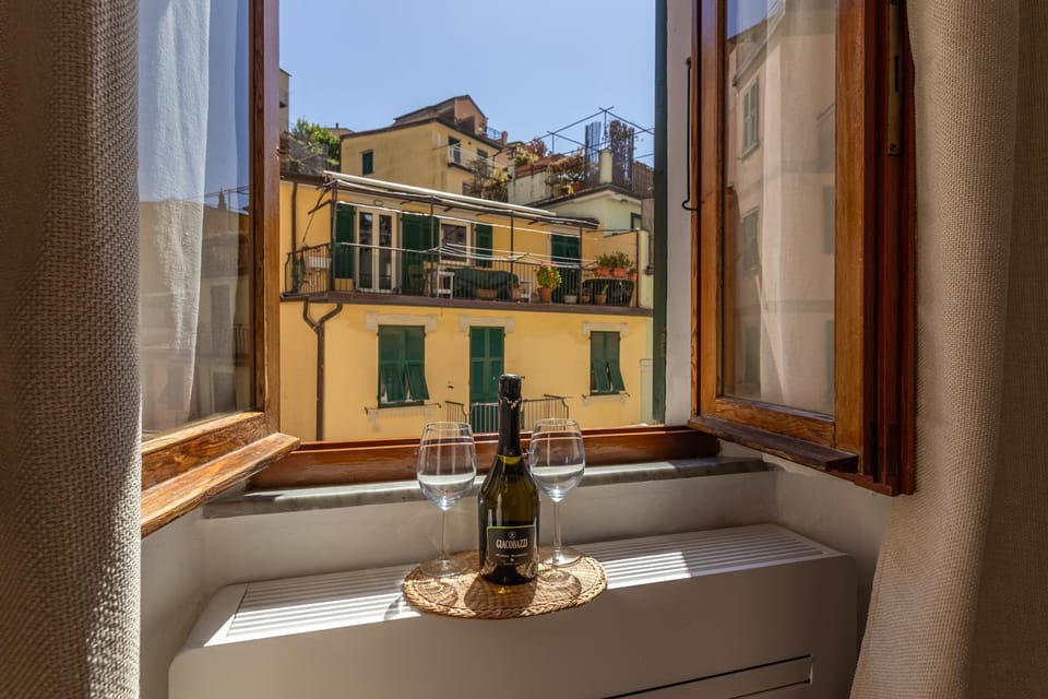Day, View (from property/room), Food and drinks, Drinks, Alcoholic drinks