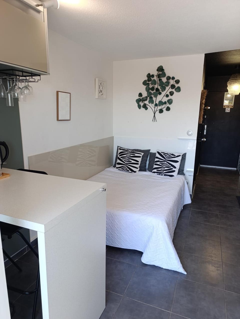 CADUCÉE Studio climatisé balcon ensoleillé parking proche Montpellier Apartment in Montpellier
