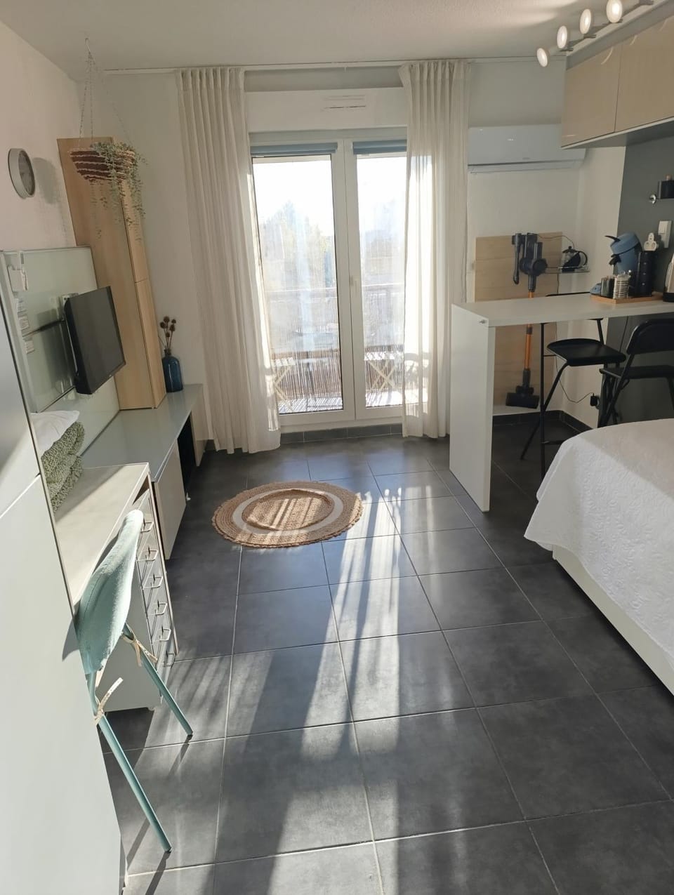 CADUCÉE Studio climatisé balcon ensoleillé parking proche Montpellier Apartment in Montpellier