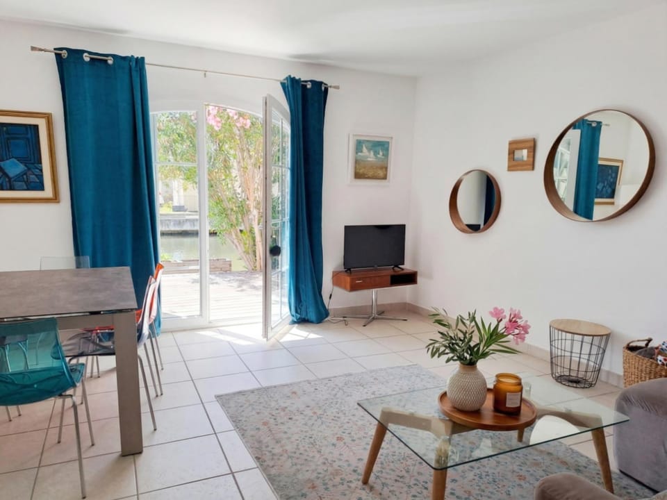 Belle marina avec piscine collective House in Aigues-Mortes