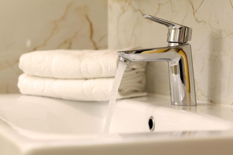 Bathroom, towels