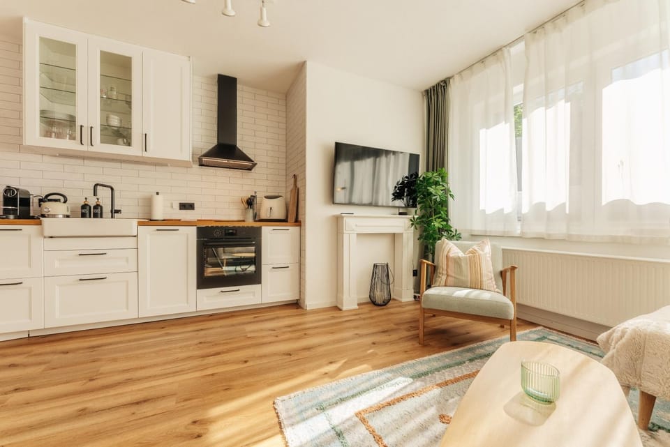 Kitchen or kitchenette, Living room, kitchen