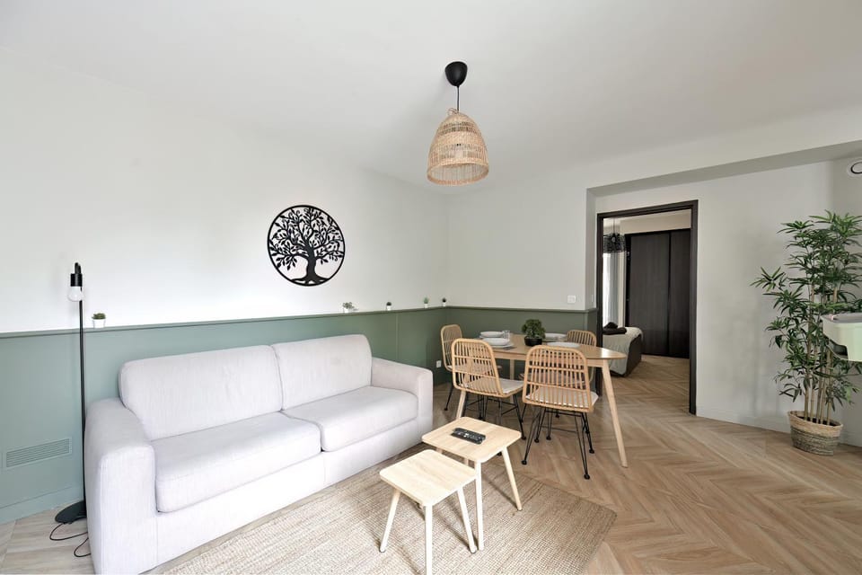 Living room, Dining area