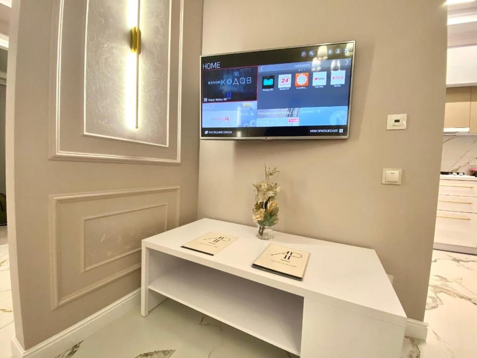 ApartPoltava NEW PALACE 2023 Вишукані апартаменти на Соборності Центр Готельні чеки Apartment in Ukraine