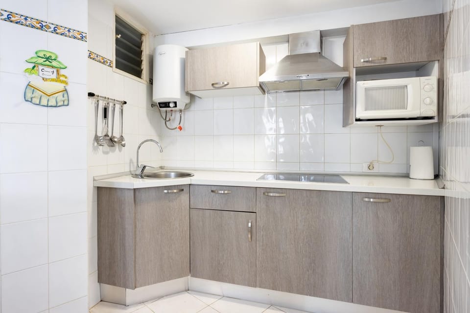 Kitchen or kitchenette, minibar, pet friendly, stove