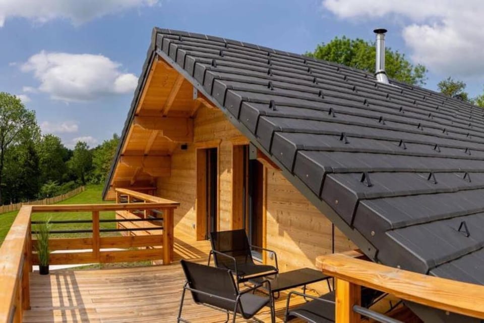 Chalet au coeur du Jura à 5min de la plage de Clairvaux Chalet in Jura