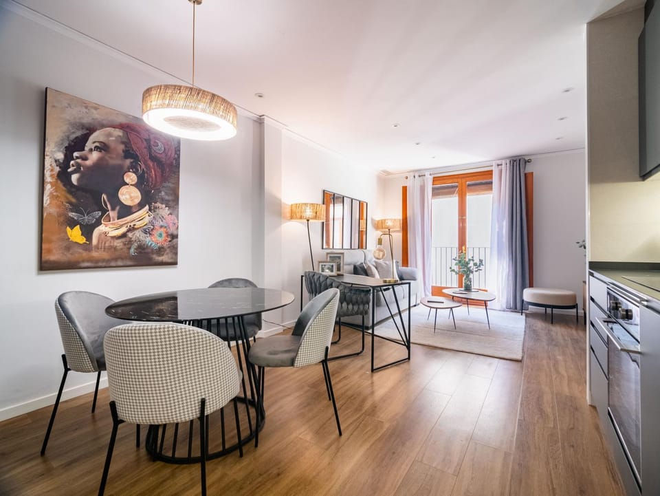 Living room, Seating area, Dining area
