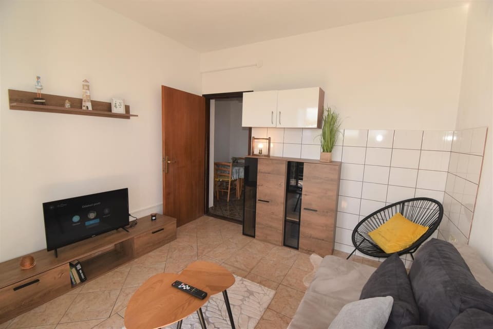 TV and multimedia, Kitchen or kitchenette, Living room, Seating area, Dining area, oven, pet friendly