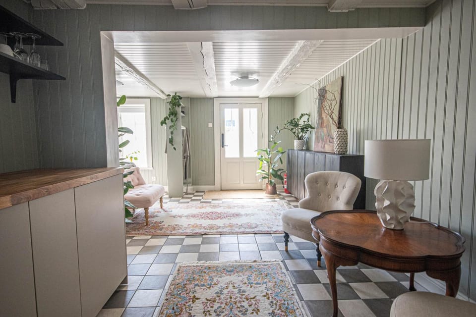 Kitchen or kitchenette, Living room, Seating area
